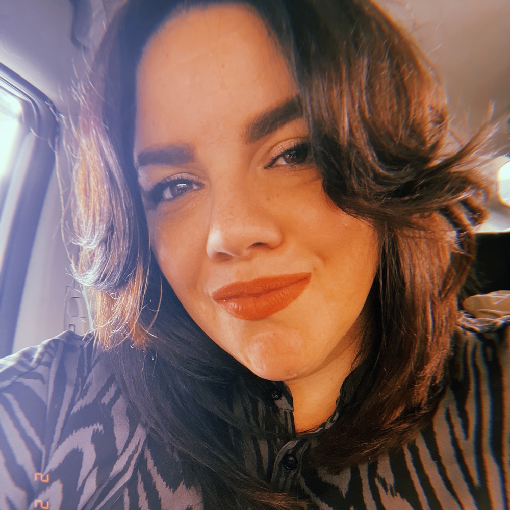 Meet your Posher, Ana